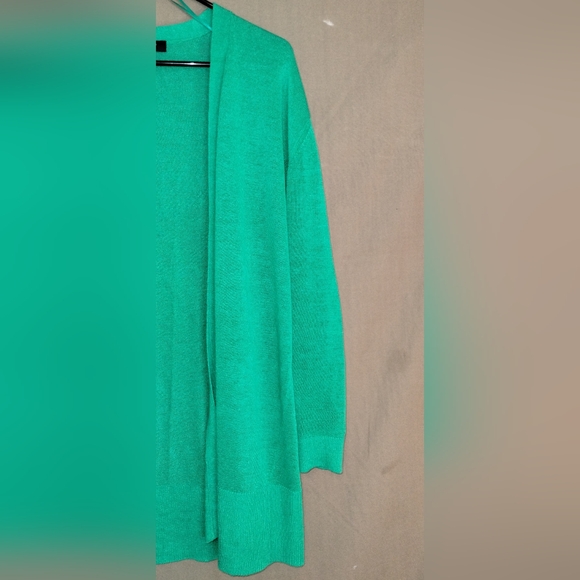 BRIGHT GREEN RUANA FROM ANN TAYLOR PETITE ~ SIZE MP (MEDIUM PETITE) - Picture 4 of 11